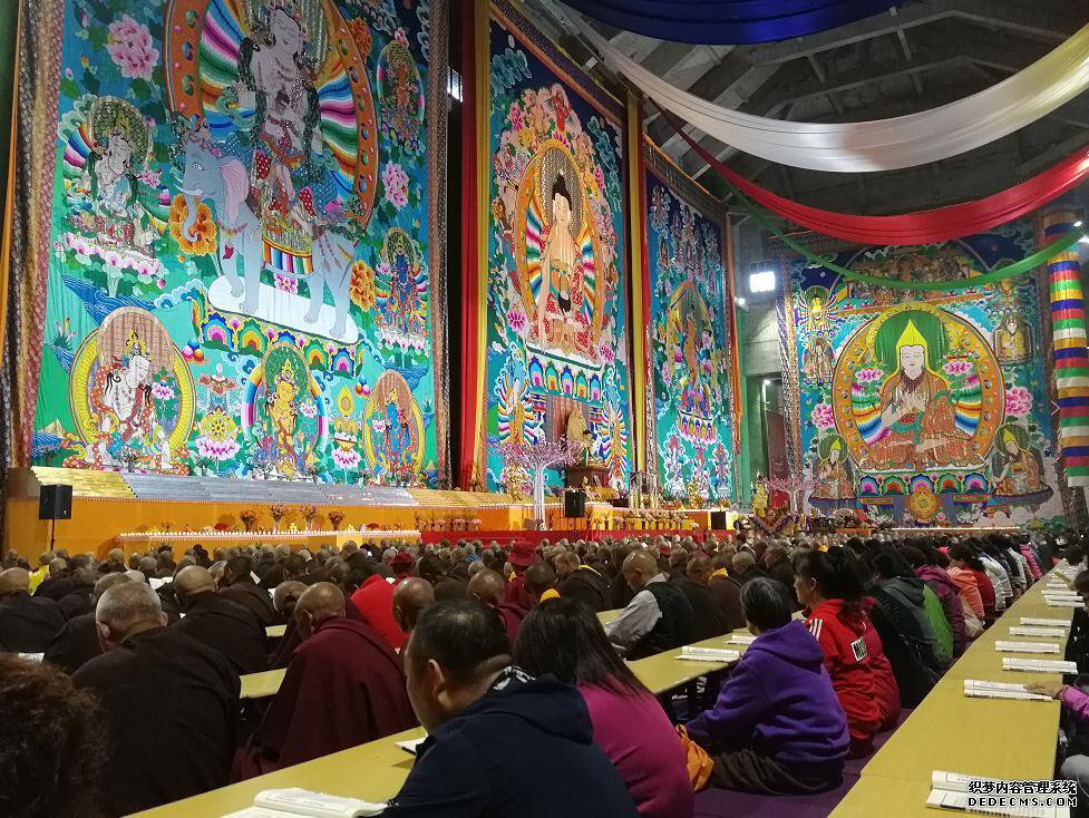 画家赵言斋金色世界书画展在五台山大宝寺开幕