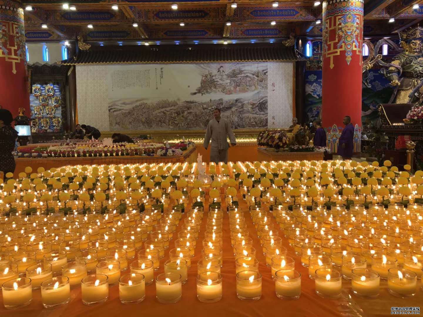 画家赵言斋金色世界书画展在五台山大宝寺开幕