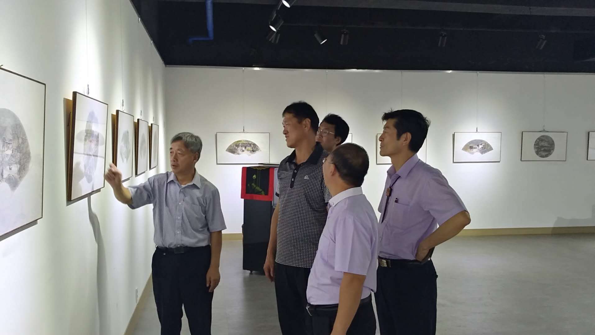 画家孙九江“乡土•乡情韩国个人邀请展”在韩国大邱举行